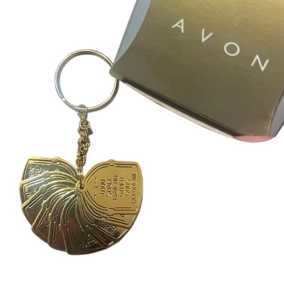 Avon Goldtone 10 Commandments Keychain New - Picture 1 of 2